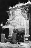 Night picture of Proctor's Newark Theatre 1906-Photo-B&W-Resized.jpg (296010 bytes)